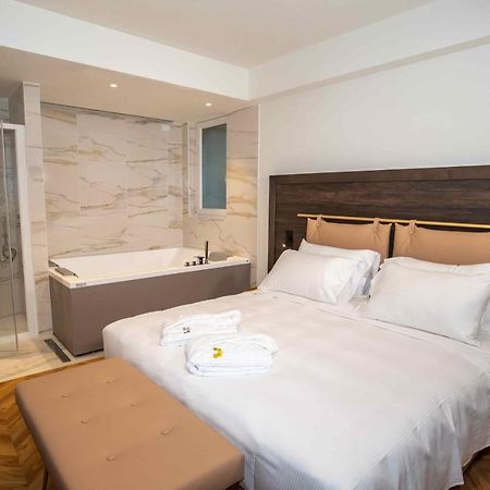 Jacuzzi Suite Home By Enjoy Garda Hotel Peschiera del Garda Exterior foto